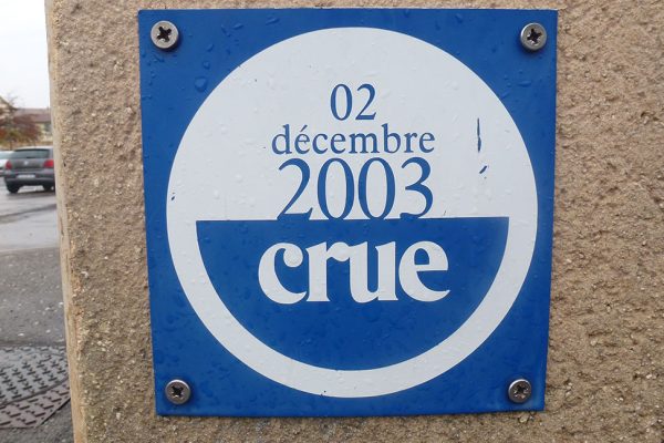 Repère-de-crue-2003
